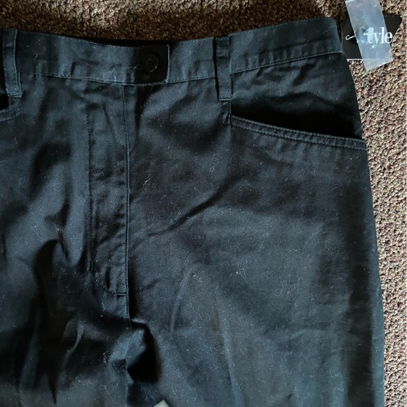 NET Style And Company, Wrinkle Free Black Twill Pants With Deep Front Pockets. - Picture 7 of 8